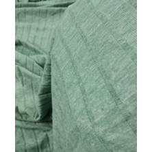 Açık Yeşil Renkte Örme (En 130 cm x Boy 90 Cm)