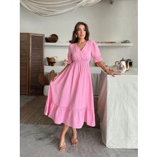 Kadın Pembe V Yaka Beli Lastikli Büzgülü Müslin Kumaş Elbise