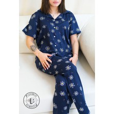 Mavi Papatya Desenli Düğmeli Kısa Kol Kadın Pijama Takımı