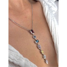 Lerosy Co. Renkli Taş Detaylı Gümüş Renk Çelik Y Kolye – Canlı ve Göz Alıcı Tasarım