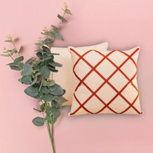 Punch Nakışlı Kırmızı Baklava Desen 1 Adet Kırlent Kılıfı