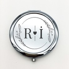 İşte Bu Kişiye Özel İsimli Harf Baskılı Daire Metal Ayna Çanta, Cep ve Makyaj Aynası