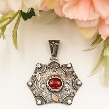 Altıgen Formlu Özel Tasarım Akik Taşlı Kolye