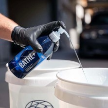 Gyeon Q²m Bathe+ Plus Seramik Bazlı Ph Nötr Cilalı Oto Şampuanı 1000 ml