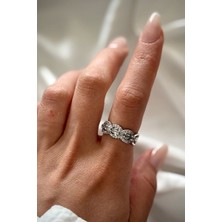 Oval Tasarım Zirkon Taşlı Kadın Yüzük