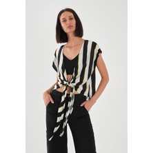 Alexandergardı Önü Bağlamalı Desenli Bluz