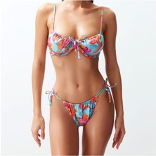 Yeni Çiçekli Balconette Normal Bel Brief Geometrik Desenli Balkonet Tünelli Regular Bikini Takımı