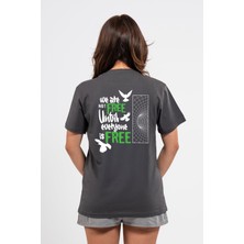 Regular Sırtta Not Free Baskılı Tshirt