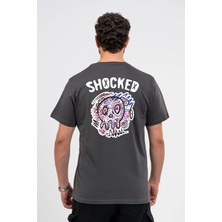 Regular Sırtta Shocked Baskılı Tshirt