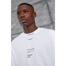 Beyaz Yakada Rakam Baskılı Oversize Tshirt