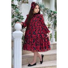 Kız Çocuk Yakası ve Omuzları Fırfır Detaylı Çiçek Işlemeli Pliseli Kırmızı Elbise