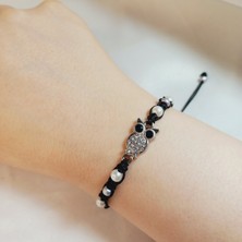 Crystal Atelier El Yapımı Baykuş Figürlü Makrome Bileklik, Ayarlanabilir Renkli Şans Bilekliği, Kadın Erkek Unisex Doğal Ip Bileklik, Kristal Taşlı Baykuş Figürlü Inci Detaylı Siyah Makrome Bileklik