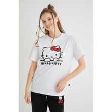 Lisanslı Baskılı Basic Beyaz T-Shirt Relaxed