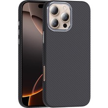 iPhone 16 Pro Max Kılıf Magsafe Şarj Özellikli Karbon Fiber Görünümlü Klfs Gros Kapak - Siyah