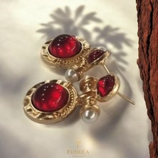 Sonsuz Akşam Küpesi Kırmızı Renk Inci Detaylı Çelik Vintage taşlı parlak küpe ışıltılı ve zarif retro model yaz sezonu modern gösterişli şık takı