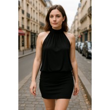 Gelirr Kadın Yüksek Yaka Büzgü Detaylı Şifon Garnili Sandy Kumaş Fırsat Ürün Diz Üstü Elbise