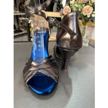 7 Bantlı Yeni Model Salsa Baçata Latin Dansları 6 cm Kadeh Topuklu Dans ve Salon Ayakkabısı Füme