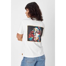Yapay Zeka Tasarım Sırt Aplike Özel Baskılı %100 Pamuklu Penye Regular Fit T-Shirt (Pikasso2)