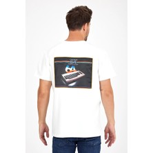 Erkek Yapay Zeka Tasarım Sırt Aplike Özel Baskılı %100 Pamuklu Penye Regular Fit T-Shirt (KOMODOR64)