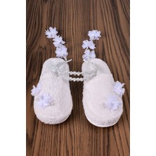 1014 Beyaz Sarkan Küpeli Taç ve Terlik