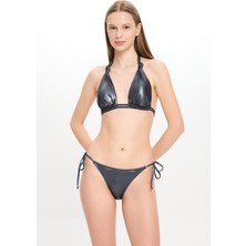 Kadın Deri Görünümlü Çift Spagettili Geniş Üçgen Bikini Takımı 25SW019ST