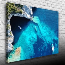 Turkuaz Sularda Mağaraya Giren Tekne Kanvas Tablo 50 x 70