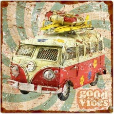 Good Vibes Retro Minibüs Tasarımlı Dekoratif Alüminyum Tabela – Vintage Plaj Temalı Duvar Süsü