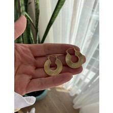 Çizgi Model Modern Altın Renkli Halka Küpe