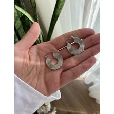 Çizgi Model Modern Gümüş Renkli Halka Küpe
