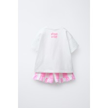Kız Çocuk Minnie Mouse Daisy Duck Baskılı T-Shirt ve Çizgili Fırfırlı Şort Takım
