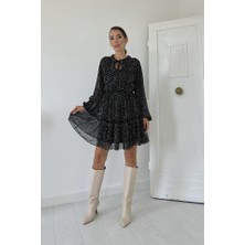 Deridün Yıldız Shoes Siyah Eteği Katlı Puantiyeli Elbise