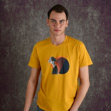 Staring Woman Erkek Baskılı T-Shirt