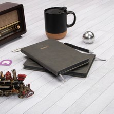 13X21 cm Füme Deri Sert Kapak Noktalı Tarihsiz Dikişli Defter