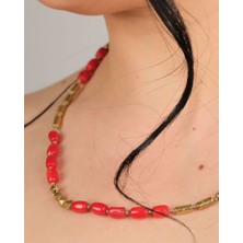 El Yapımı Mercan Boncuklu Bronz Silindir & Piramit Detaylı Kolye – Boho Vintage Statement