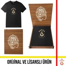 Galatasaray Lisanslı 2025 Logolu Şampiyonluk Siyah T-Shirt Aslan Ahşap Kutulu
