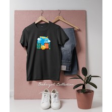 Oversize Bavullar ve Uçak Gezgin Tasarımlı Unisex T-Shirt