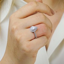 Pırlanta Tasarımlı Damla Model Tektaş Gümüş Yüzük