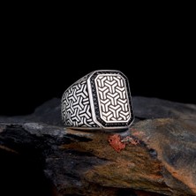 925 Ayar Gümüş Piramit Model Erkek Yüzük