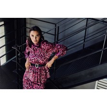 Leopar Desenli Bel Kemerli Iki Parça Takım – Cesur ve Modern Stil