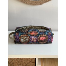 Baby Kangaroo Yeşil Vintage Çiçek Desenli Xl Boy Saç Şekillendirici Çantası – Kapitoneli, Geniş Hacimli, Fermuarlı, Airwrap ve Tüm Cihazlarla Uyumlu Şık Organizer Çanta (35CM x 11CM x 11CM)