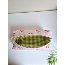 Baby Kangaroo Pembe Çizgili Kiraz Desenli   Dyson Airwrap Uyumlu Saç Şekillendirici Çantası | Makyaj ve Kozmetik Organizer | Fermuarlı, Pamuklu Astarlı, 35X14X12 cm