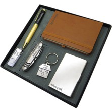 Signator® Arbor | Isme Özel Set - 32 Gb. USB Bellek + Çakı + Not Defteri  + Anahtarlık + Kalem ve Kartvizitlik | Isme Özel Hediyelik Set