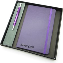 Signator® Codex | N109 Kişiye Özel Defterli Set - Isme Özel Mor Kalem + Isme Özel Mor Defter | Isme Özel Kutusunda Hediyelik Set