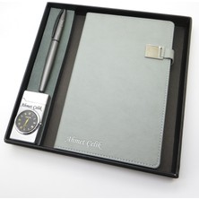 Signator® Codex | N342 Kişiye Özel Defterli Set - Isme Özel Gri Kalem + Isme Özel Gri Defter + Isme Özel Gümüş Çakmak | Isme Özel Kutusunda Hediyelik Set