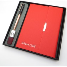 Signator® Codex | N336 Kişiye Özel Defterli Set - Isme Özel Gold Kalem + Isme Özel Kırmızı Defter + Isme Özel 32 GB USB Bellek | Isme Özel Kutusunda Hediyelik Set