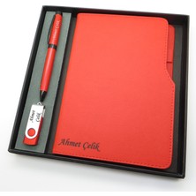Signator® Codex | N358 Kişiye Özel Defterli Set - Isme Özel Kırmızı Kalem + Isme Özel Kırmızı Defter + Isme Özel 32 GB USB Bellek | Isme Özel Kutusunda Hediyelik Set