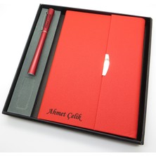 Signator® Codex | N203 Kişiye Özel Defterli Set - Isme Özel Kırmızı Kalem + Isme Özel Kırmızı Defter | Isme Özel Kutusunda Hediyelik Set