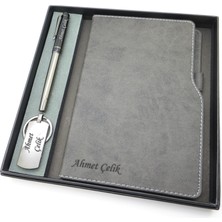 Signator® Codex | N360 Kişiye Özel Defterli Set - Isme Özel Gümüş/siyah Kalem + Isme Özel Gri Defter + Isme Özel Anahtarlık | Isme Özel Kutusunda Hediyelik Set