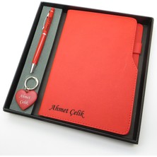 Signator® Codex | N168 Kişiye Özel Defterli Set - Isme Özel Kırmızı Kalem + Isme Özel Kırmızı Defter + Isme Özel Kırmızı Anahtarlık | Isme Özel Kutusunda Hediyelik Set