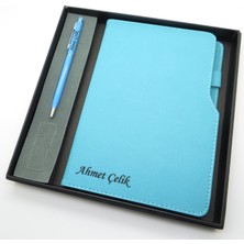 Signator® Codex | N176 Kişiye Özel Defterli Set - Isme Özel Turkuaz Kalem + Isme Özel Turkuaz Defter | Isme Özel Kutusunda Hediyelik Set